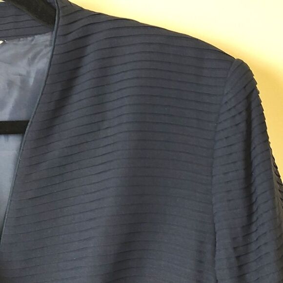 Talbot's Silk Mini Shutter Pleat Collarless Blazer/Jacket in Navy Blue Size 8 - Picture 3 of 12